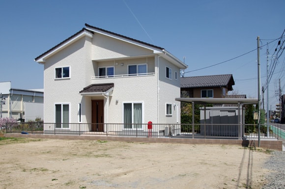 差し掛け屋根の外観