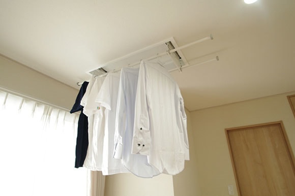 電動昇降機の室内物干し