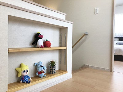 ホールの飾り棚